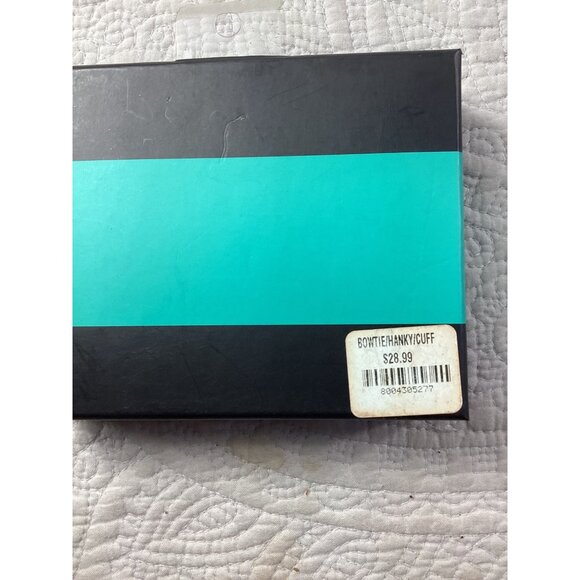 Lot of 2 Umo Lorenzo Mens Paisley Bow Tie Sets*Pocket Square*Cuff Links*Gift*NWB - Picture 5 of 5